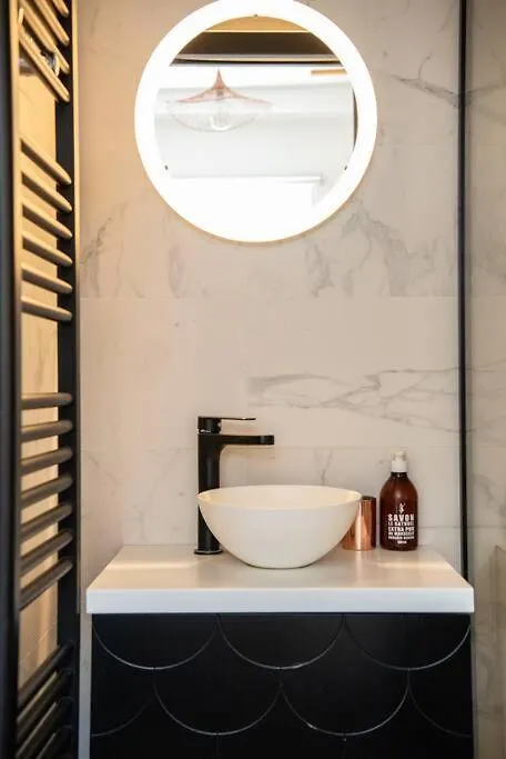 Stunning Near Canal St Martin - Divine Moon Apartment
