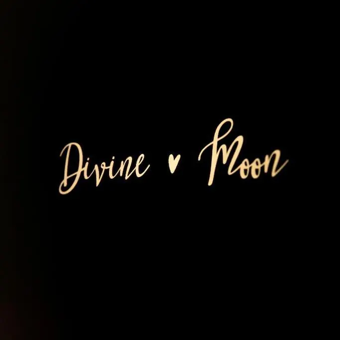Апартаменты Stunning Near Canal St Martin - Divine Moon