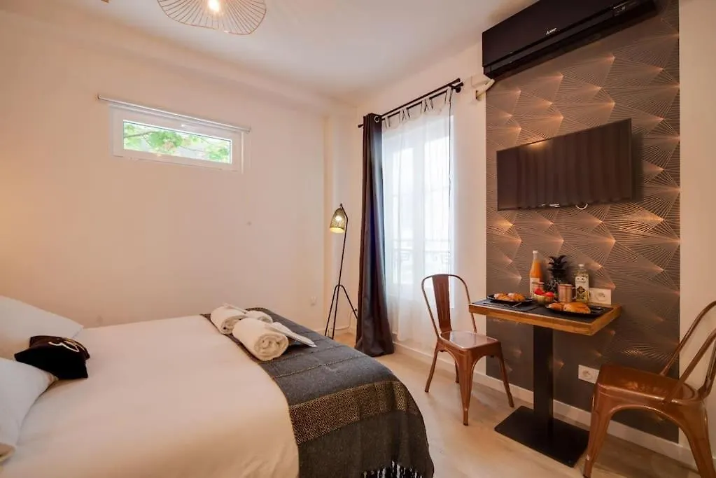 Апартаменты Stunning Near Canal St Martin - Divine Moon *