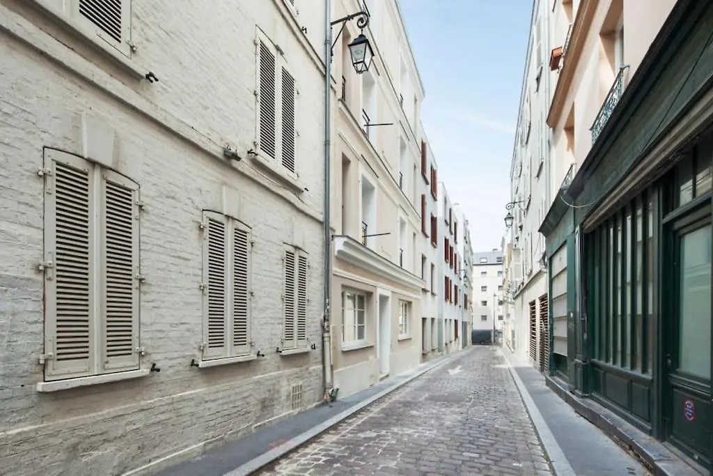 Апартаменты Stunning Near Canal St Martin - Divine Moon *